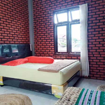 Kurnia Homestay Ternate Extérieur photo