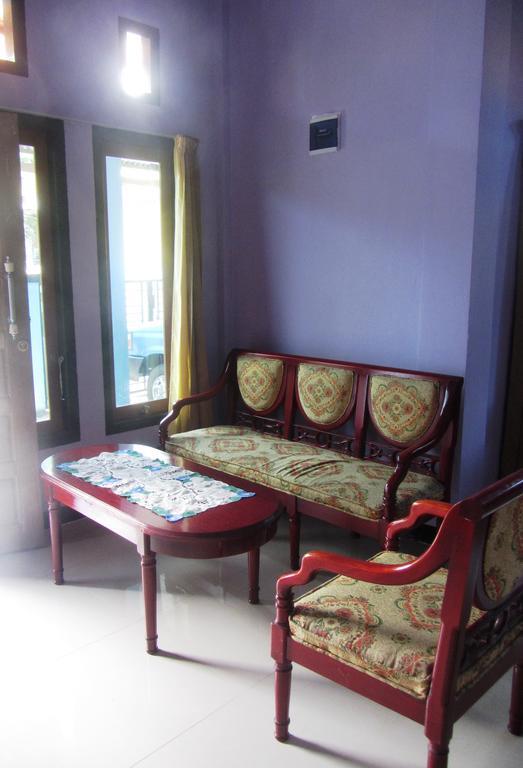 Kurnia Homestay Ternate Extérieur photo